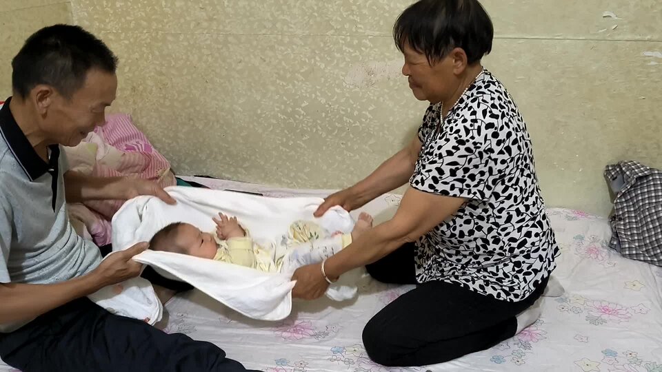 VID_20250526_203931.mp4