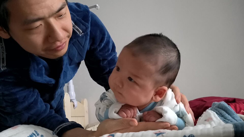 爸爸叫你抬头你不抬.mp4